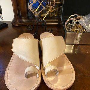 Like new FP sandals